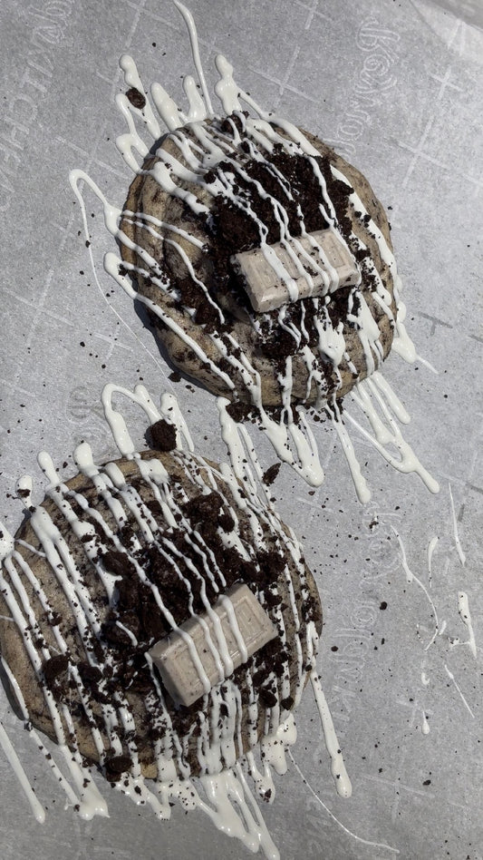 Cookies and cream cookie