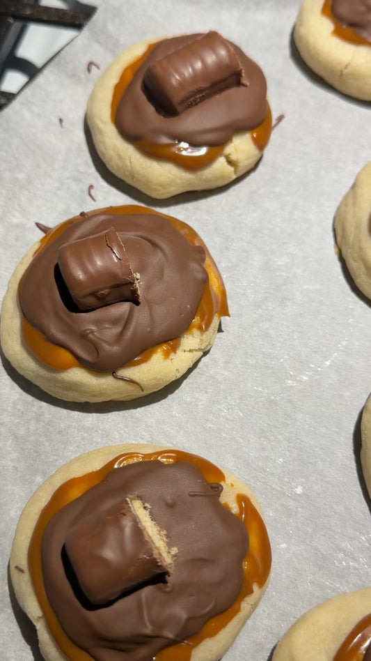 Caramel Chocolate Twix sugar cookie